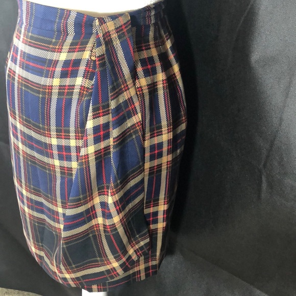 ELLEN TRACY PETITE , 3 Pieces ,Blouse ,Skirt, Top. - Picture 6 of 8